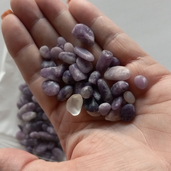 Amethyst Small Tumbled Crystal Stones. - Picture 3 of 5